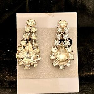 Elegant Silver and Clear Crystal Rhinestone Teardrop Earrings 1950’s Screw Backs